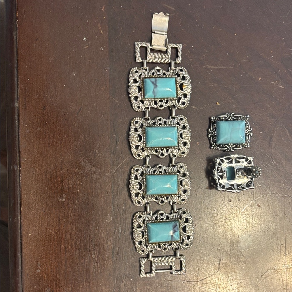 Vintage looking Silver tone and faux Turquoise Bracelet & Clip earring Set